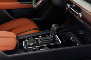 Prise de vue de boîte de vitesse du Mazda CX-50